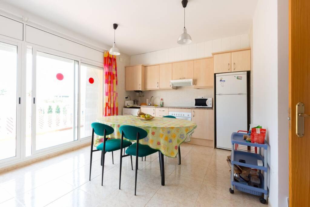 La Rapita - Apartamento De Dos Dormitorios Con Piscina Comunitaria Alcanar Extérieur photo